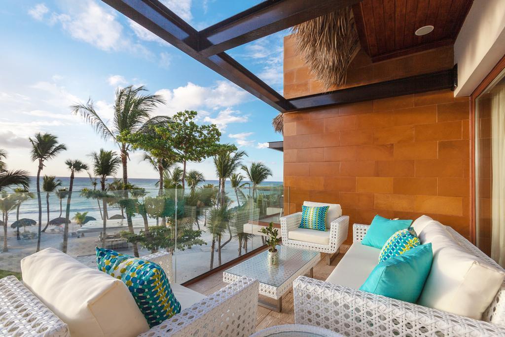 Beachfront  One-Bedroom Suite